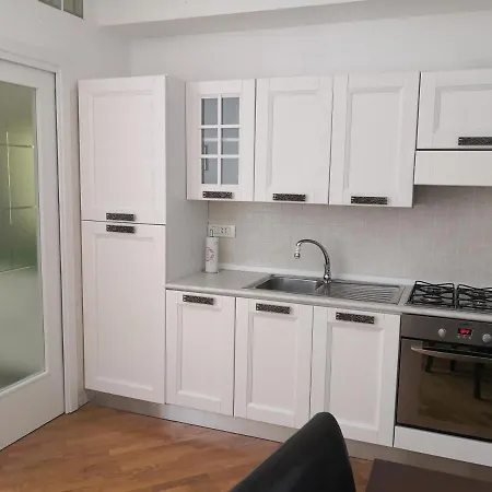 Grazioso In Centro A דירה